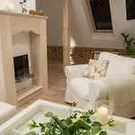 Dom Nad Jeziorem Apartman Mikołajki