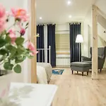 Dom Nad Jeziorem Apartman *