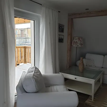 Dom Nad Jeziorem Mikołajki