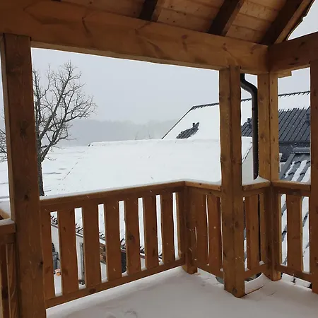 Dom Nad Jeziorem Apartmán