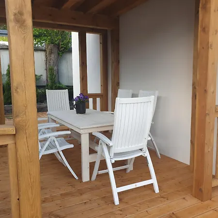 Dom Nad Jeziorem Apartman